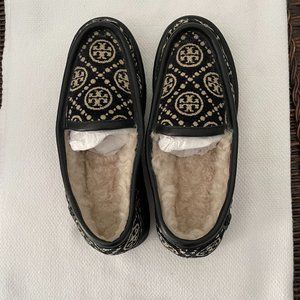 Tory Burch T Monogram Slippers/Loafers-6.5